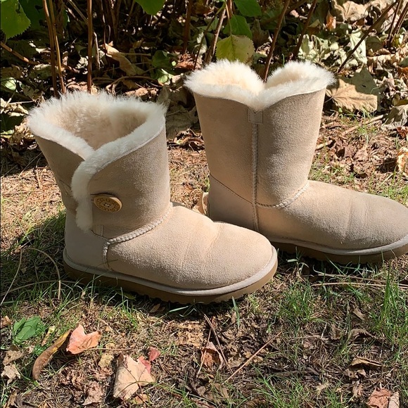 ugg taupe